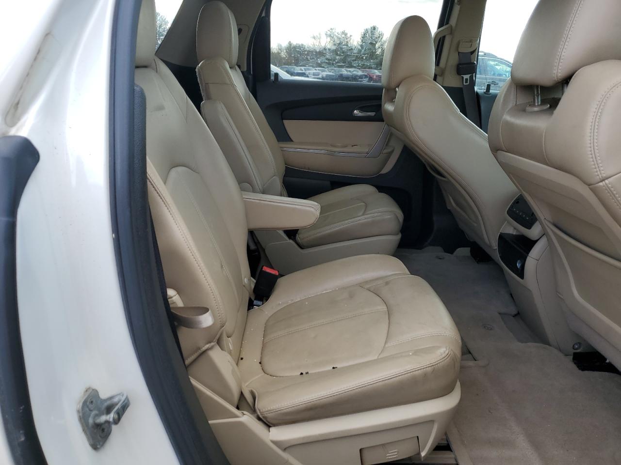 2011 GMC Acadia - Image 11