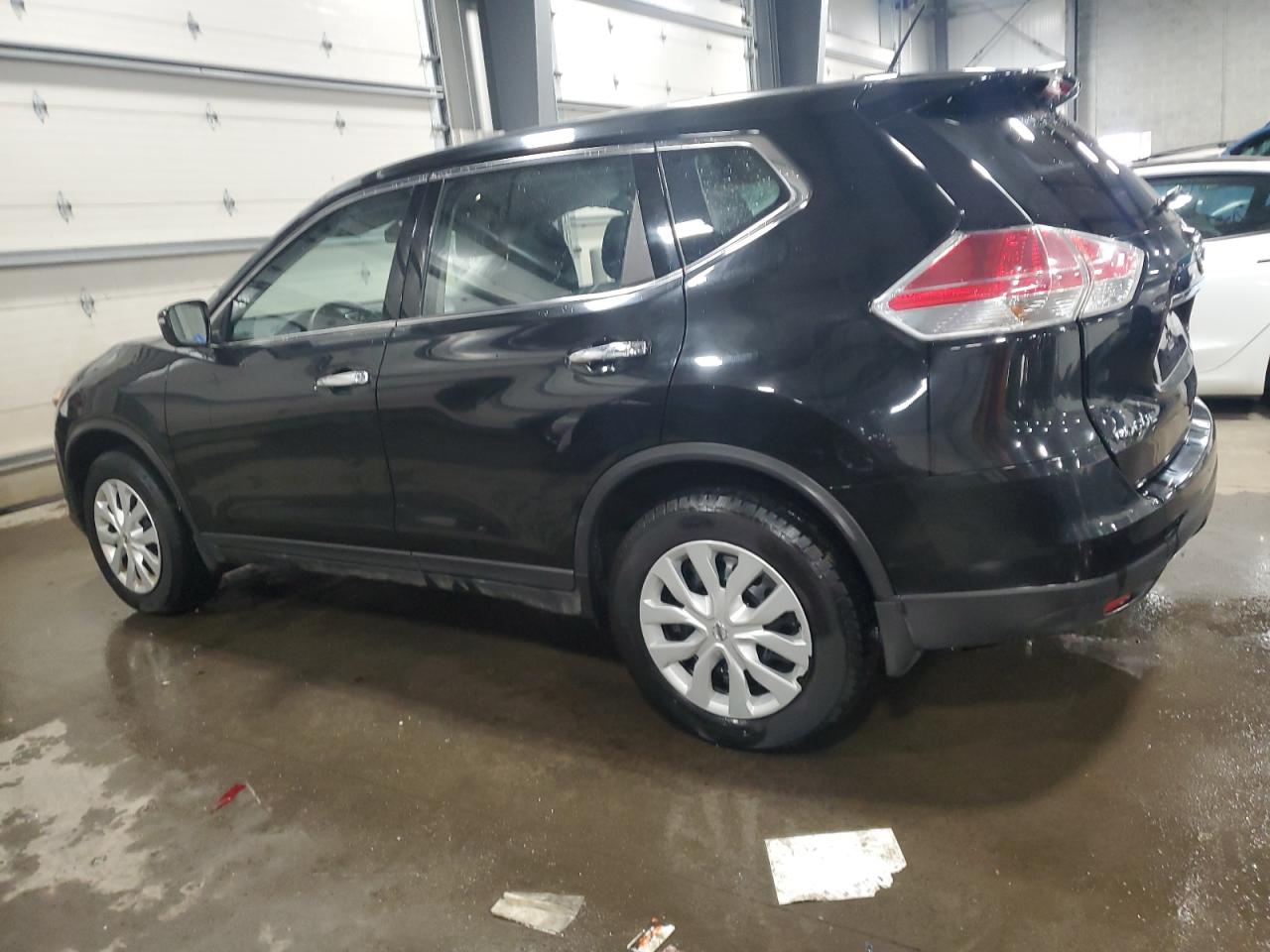 2015 Nissan Rogue - Image 2