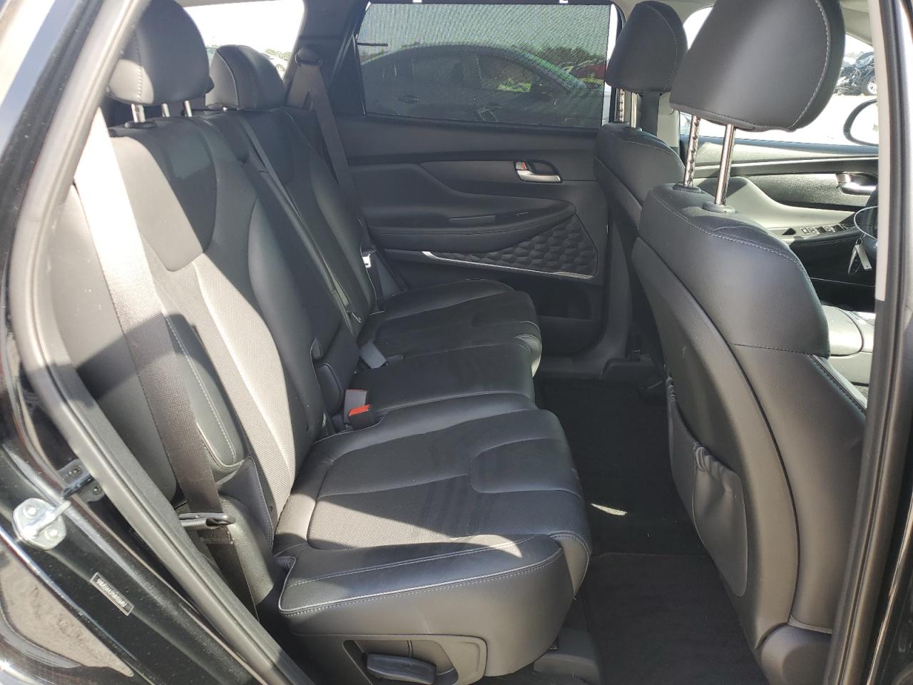 2021 Hyundai Santa Fe - Image 12