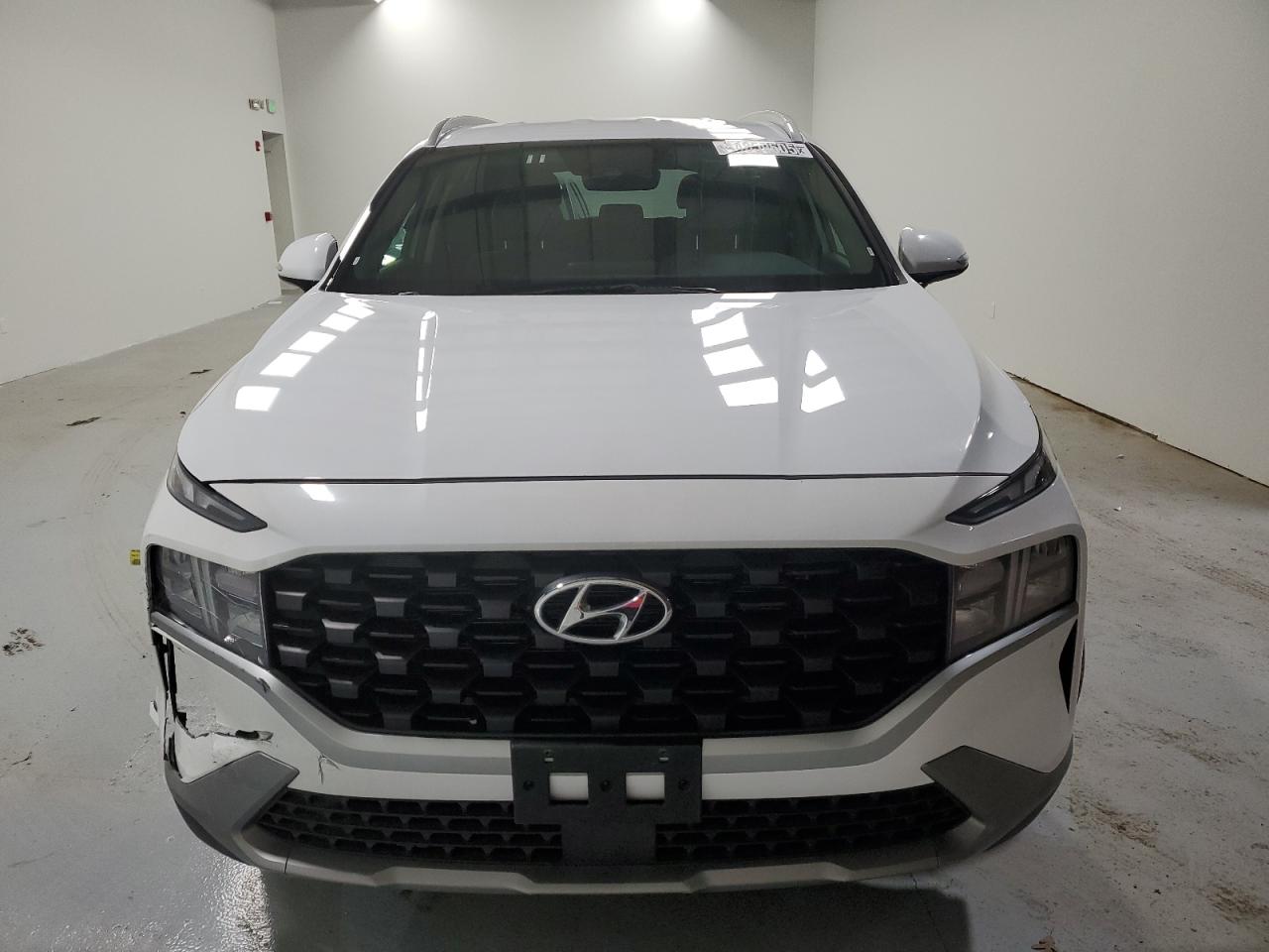 2023 Hyundai Santa Fe - Image 5
