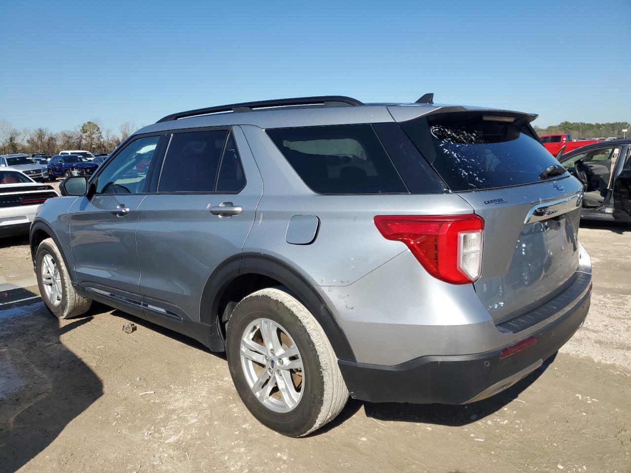 2023 Ford Explorer - Image 2