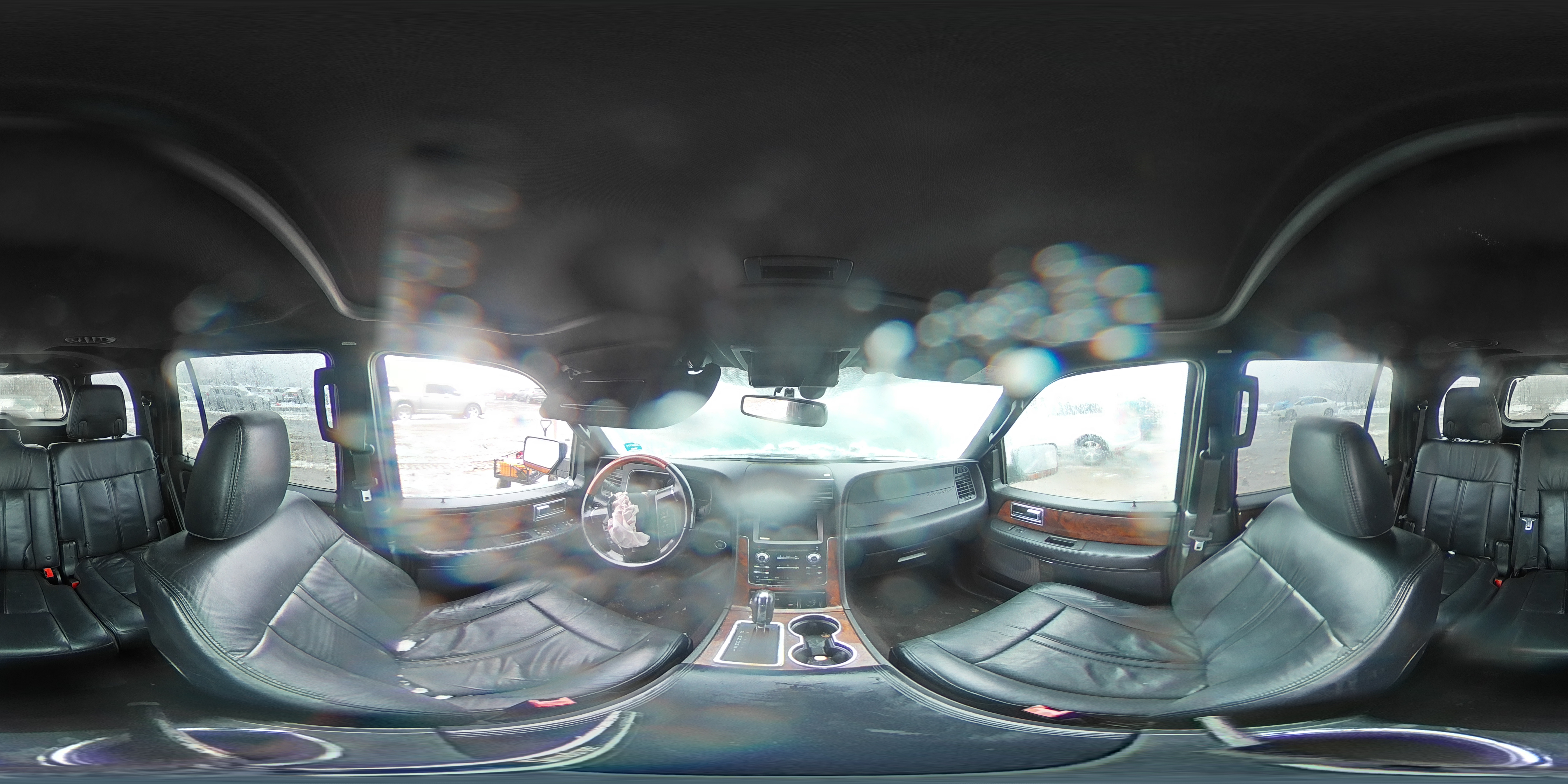 2015 Lincoln Navigator - Image 13