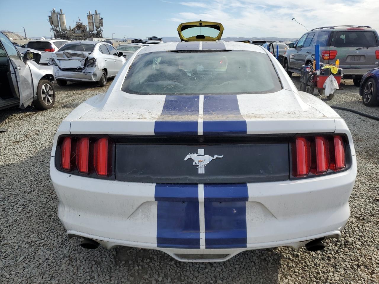 2015 Ford Mustang - Image 6