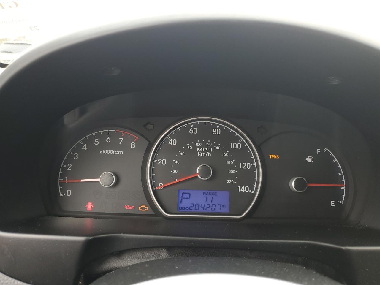 2010 Hyundai Elantra - Image 9