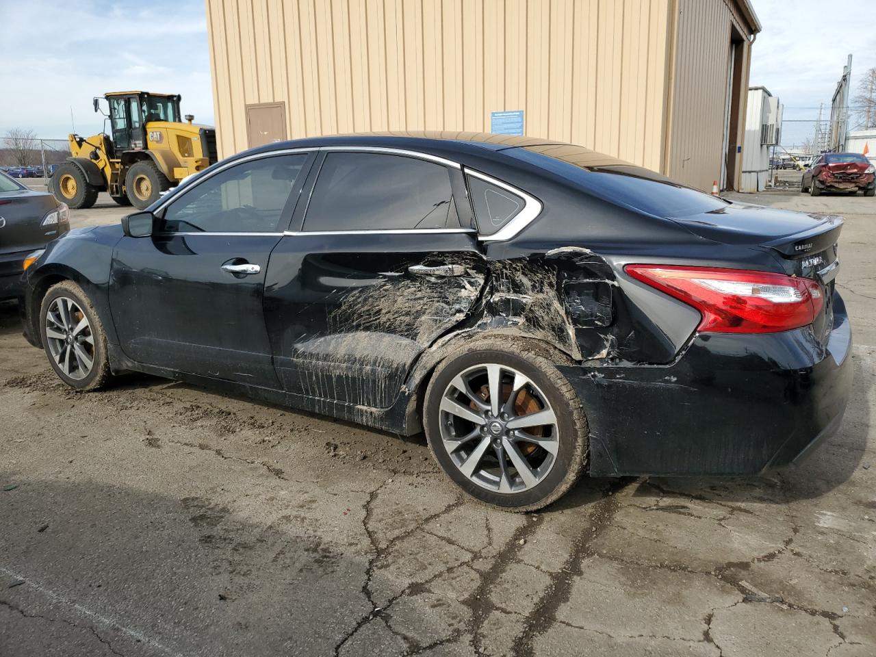2016 Nissan Altima - Image 2
