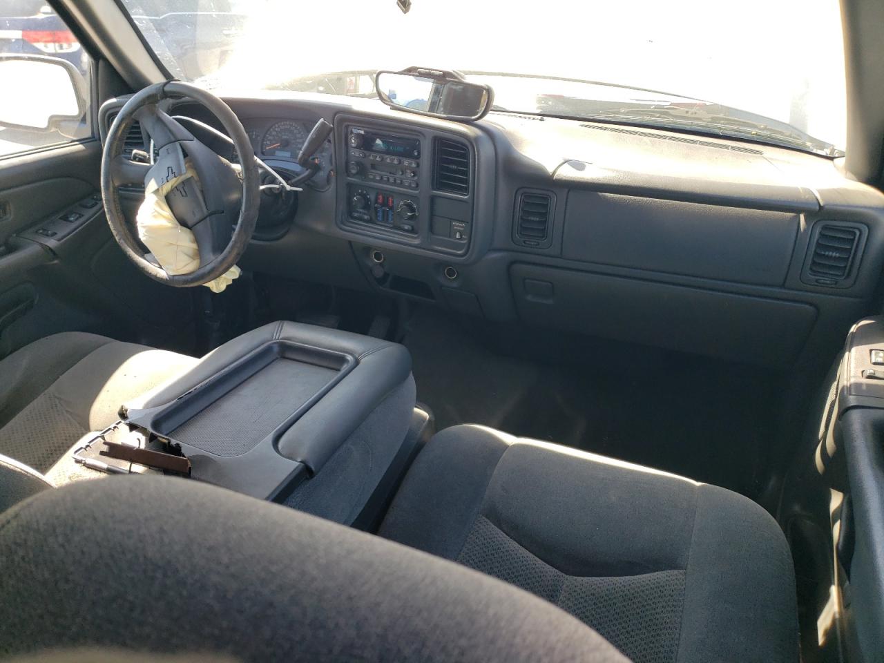 2004 Chevrolet Silverado - Image 8