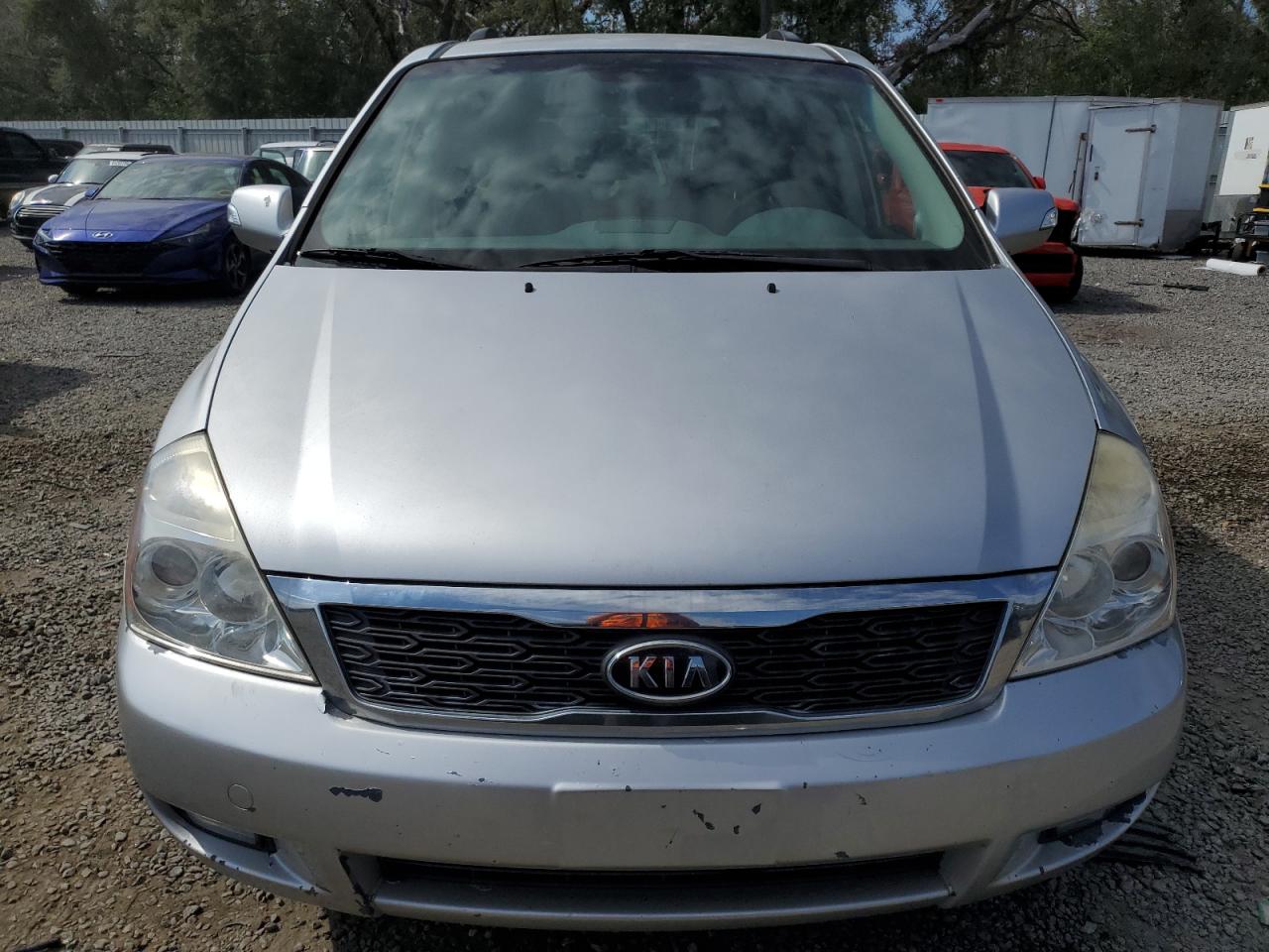 2012 Kia Sedona - Image 5