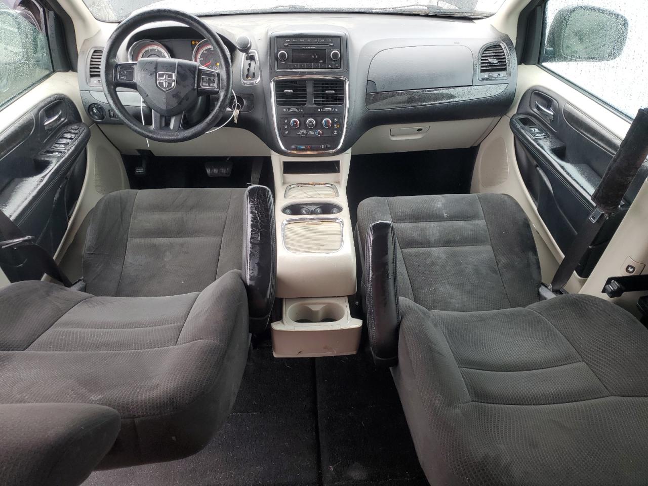 2015 Dodge Caravan - Image 8