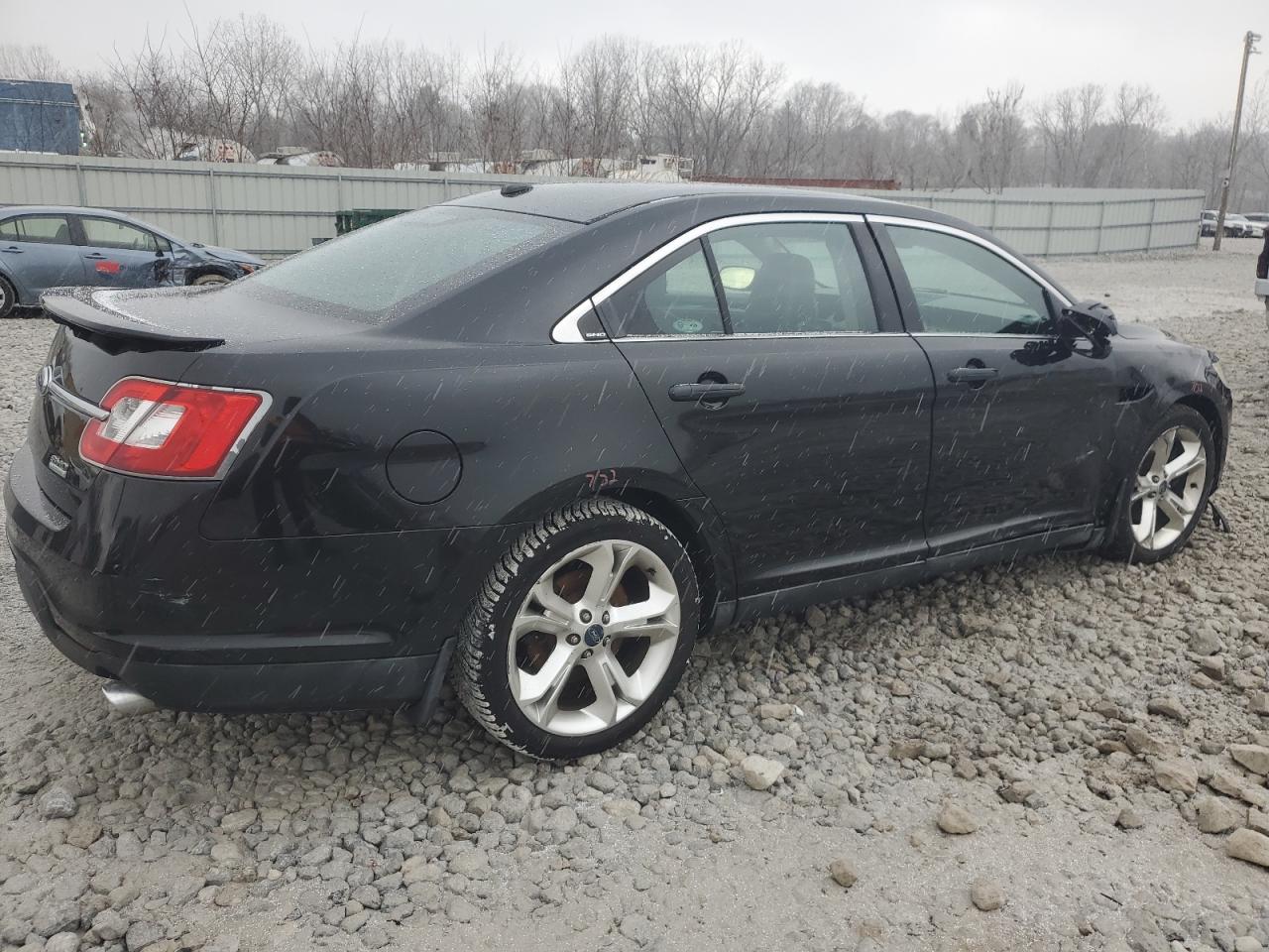 2010 Ford Taurus - Image 3