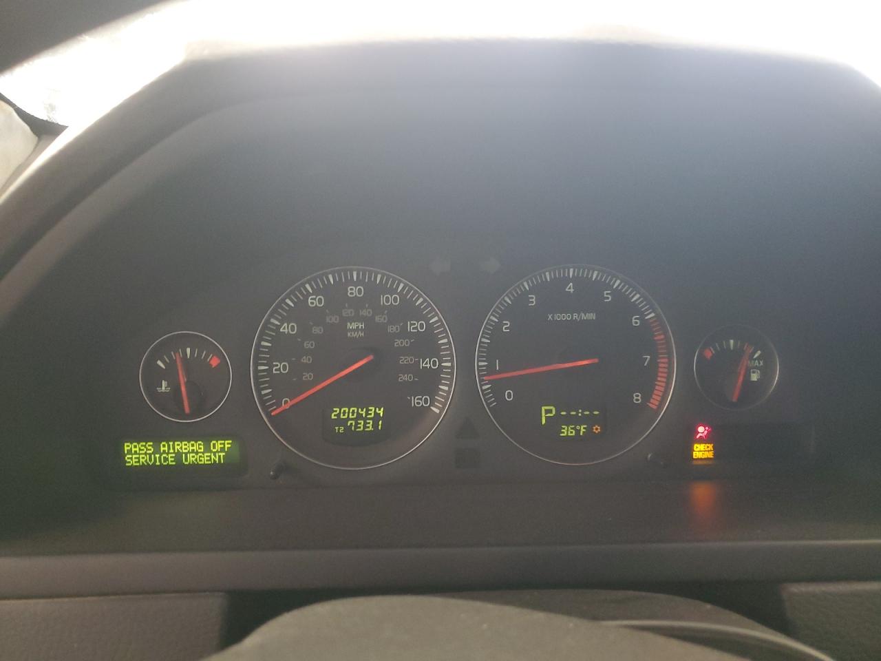 2006 Volvo XC90 - Image 9