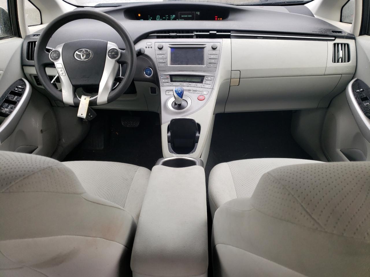 2013 Toyota Prius - Image 8