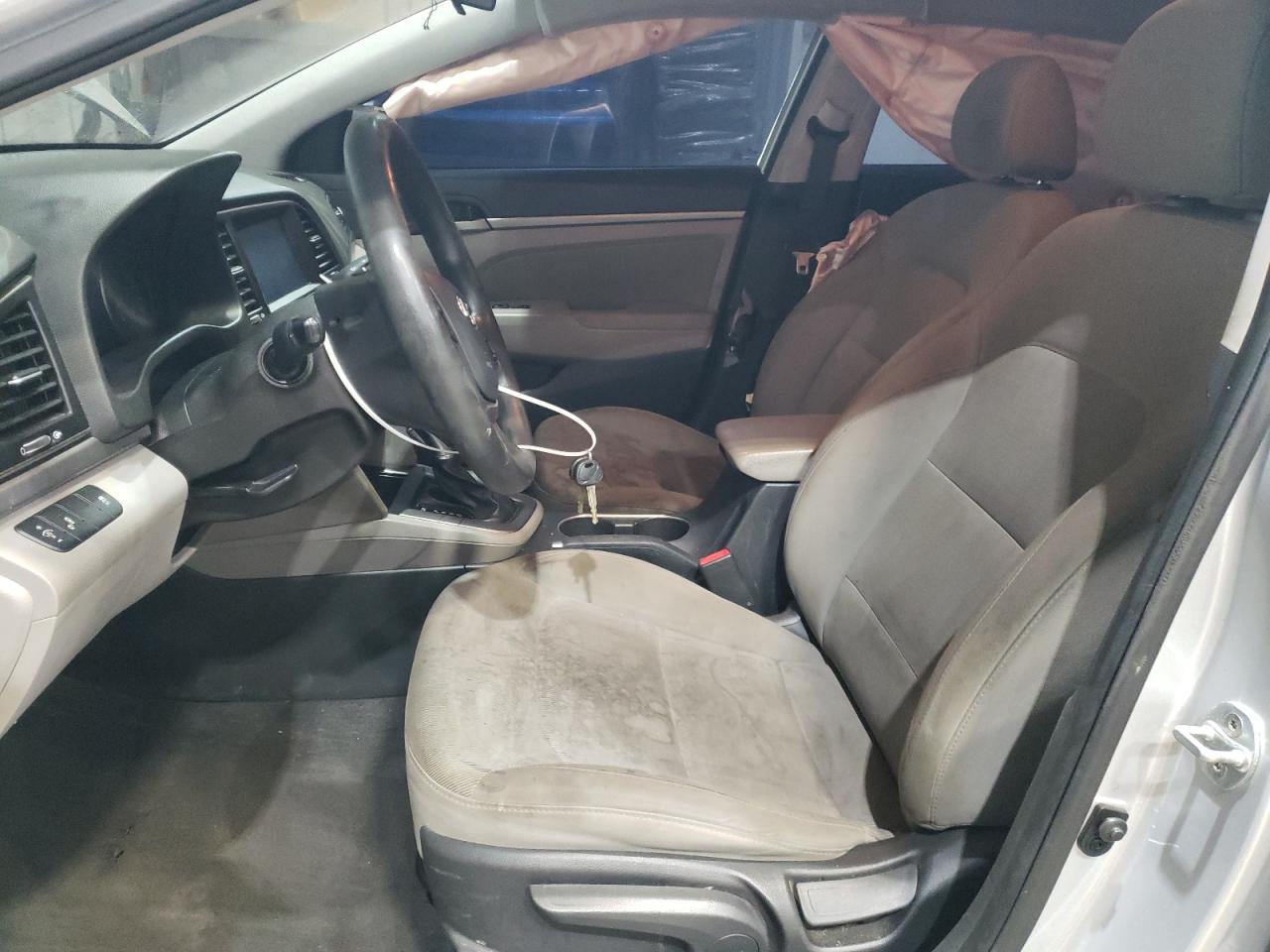 2018 Hyundai Elantra - Image 7