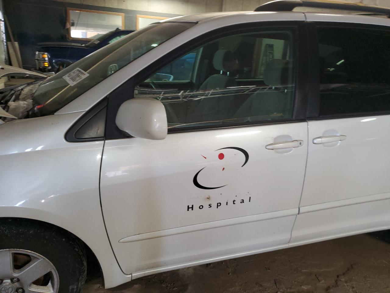 2008 Toyota Sienna - Image 7