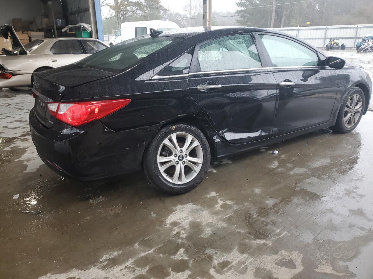 2011 Hyundai Sonata - Image 3