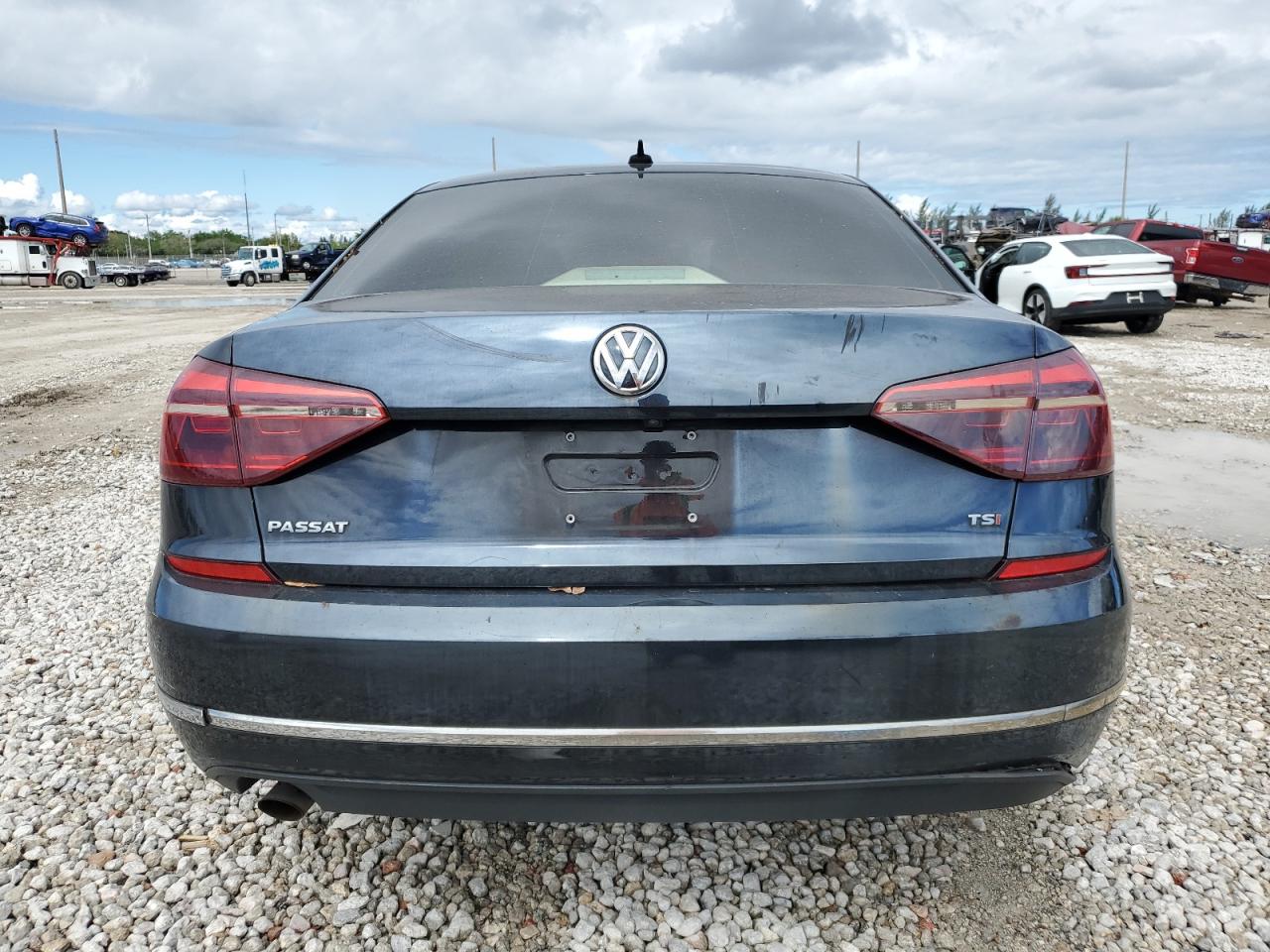 2019 Volkswagen Passat - Image 6