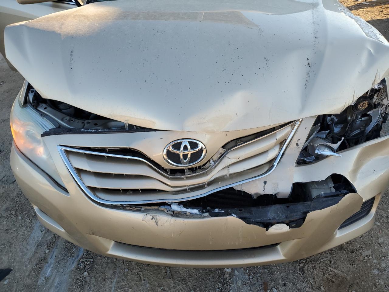 2011 Toyota Camry - Image 11