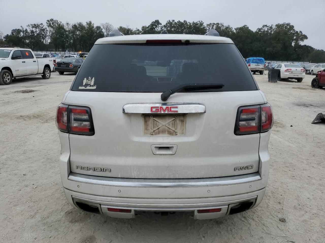 2016 GMC Acadia - Image 6