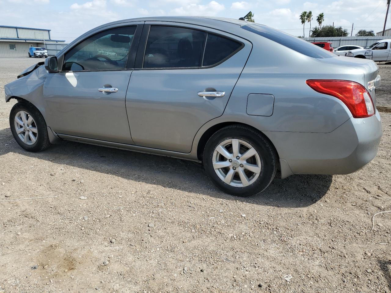2012 Nissan Versa - Image 2