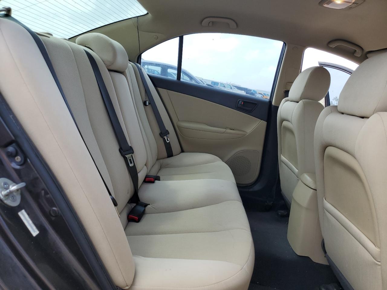 2010 Hyundai Sonata - Image 10