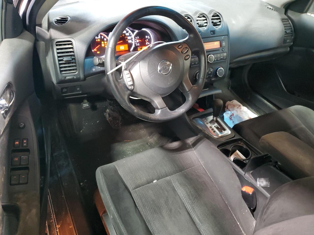2010 Nissan Altima - Image 8