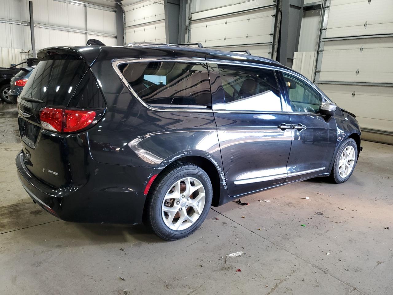 2020 Chrysler Pacifica - Image 3