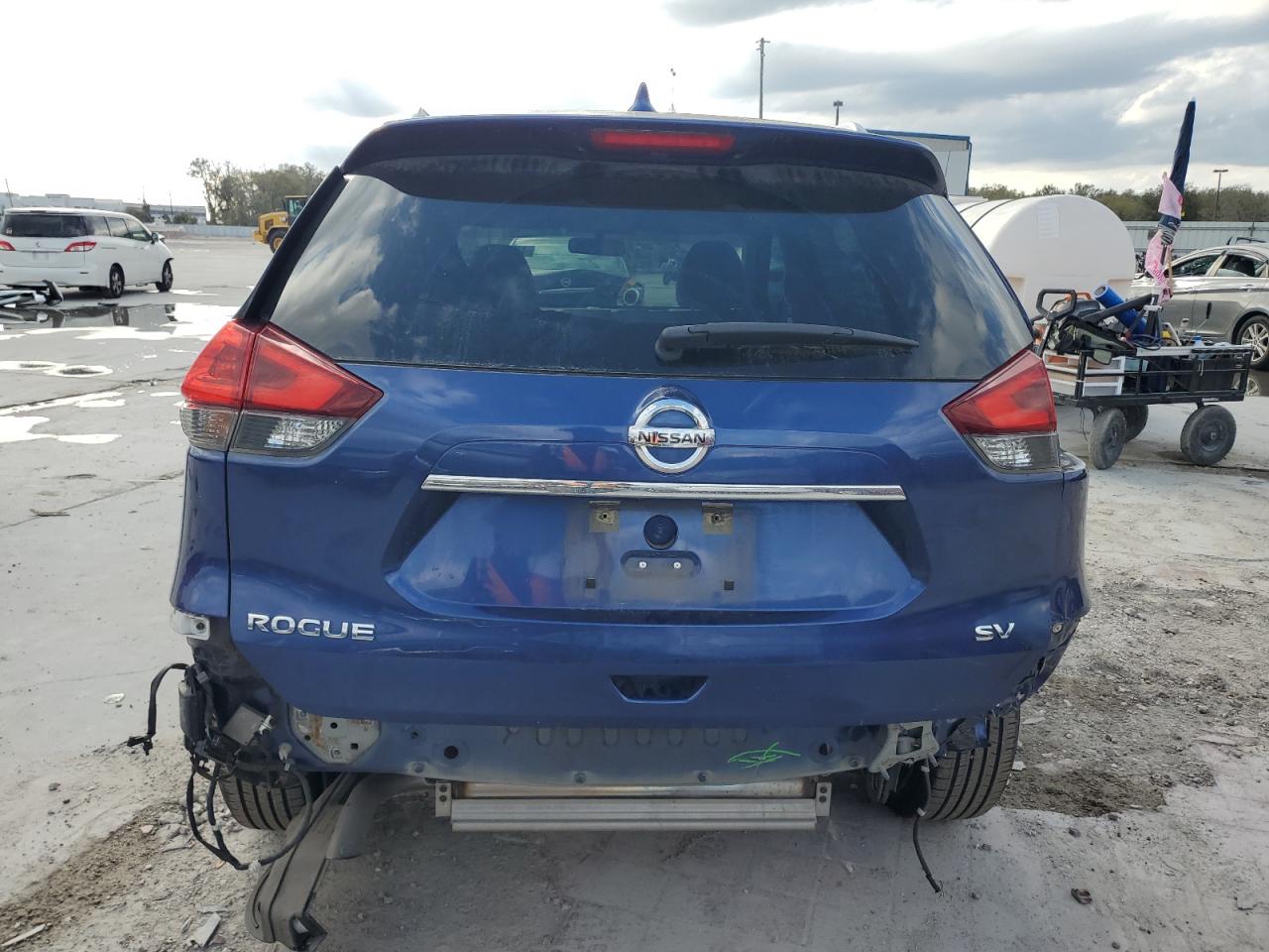 2018 Nissan Rogue - Image 6