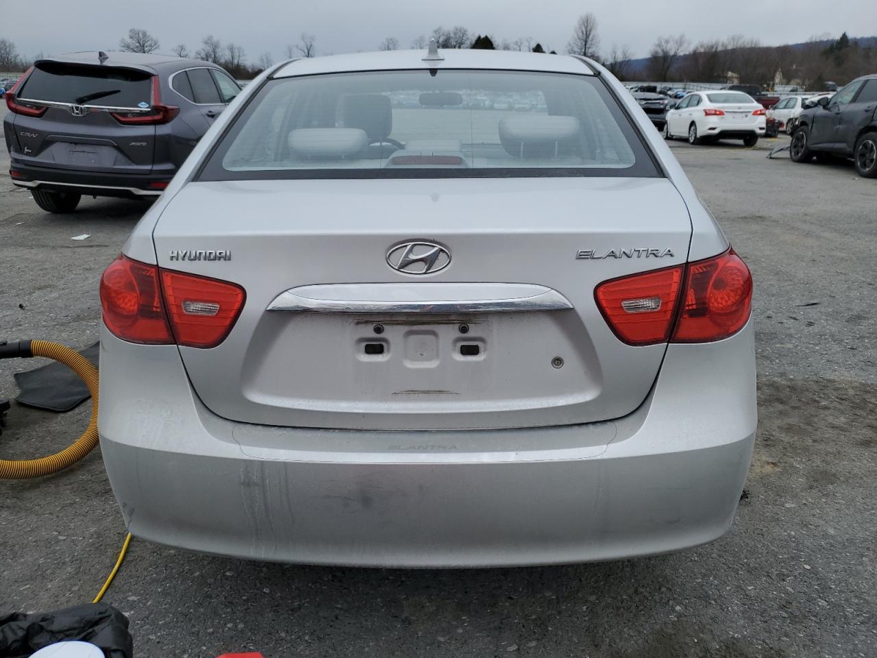 2010 Hyundai Elantra - Image 6