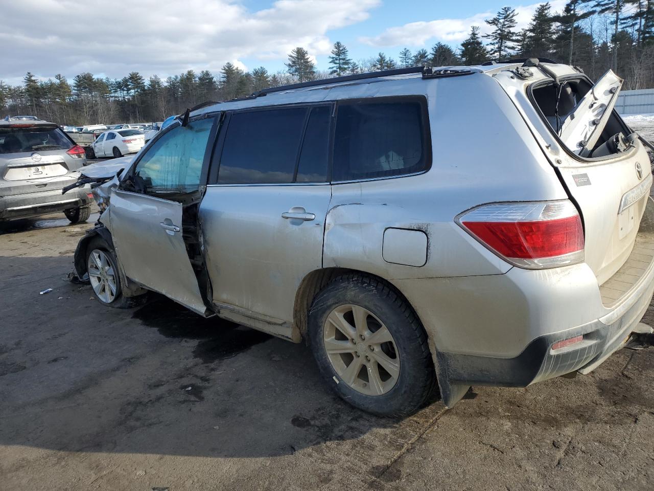 2012 Toyota Highlander - Image 2