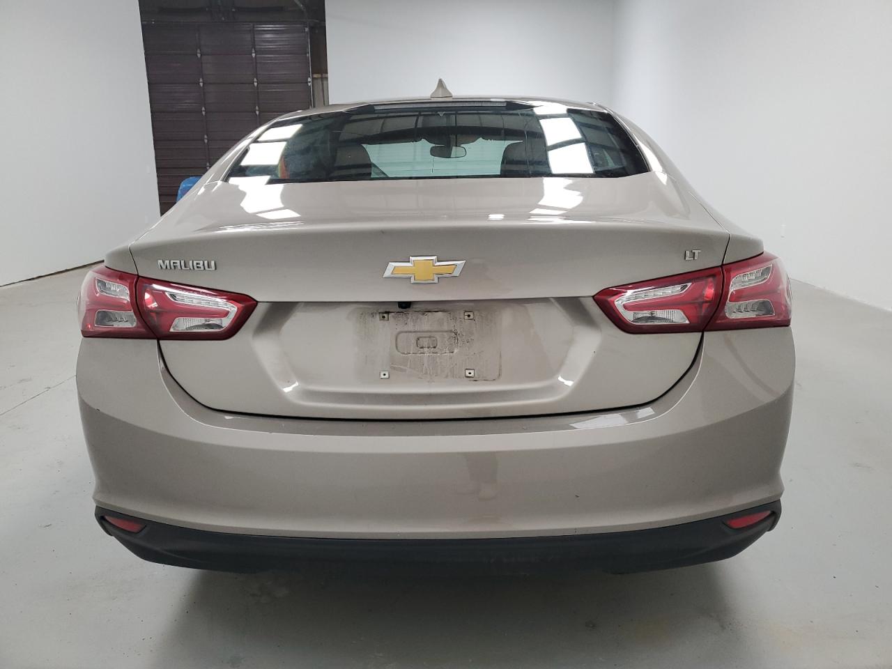 2022 Chevrolet Malibu - Image 6