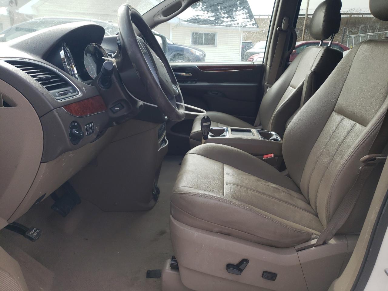 2012 Chrysler Town & Country - Image 7