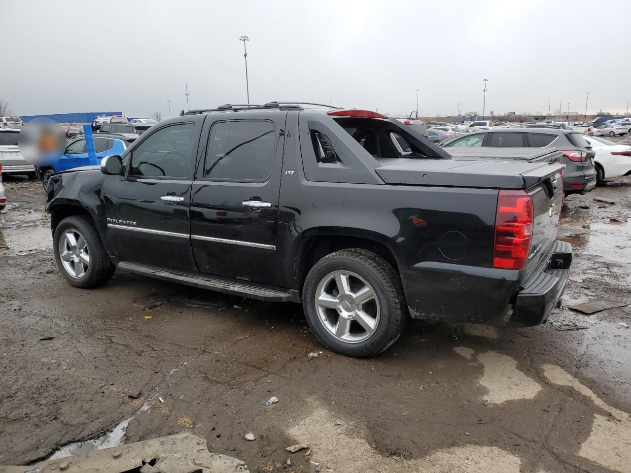 2012 Chevrolet Avalanche - Image 2