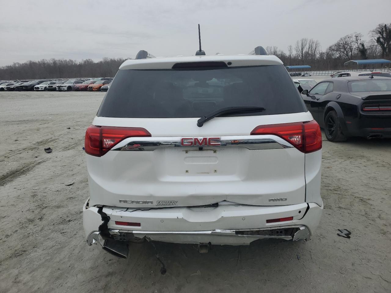 2018 GMC Acadia - Image 6