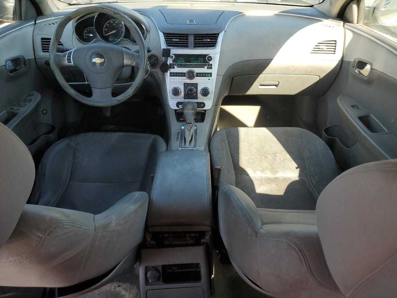 2010 Chevrolet Malibu - Image 8