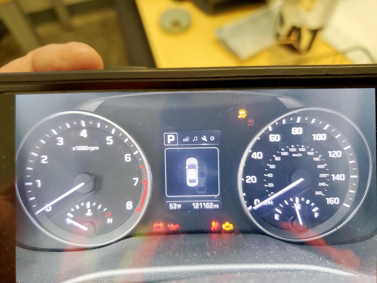 2017 Hyundai Elantra - Image 9