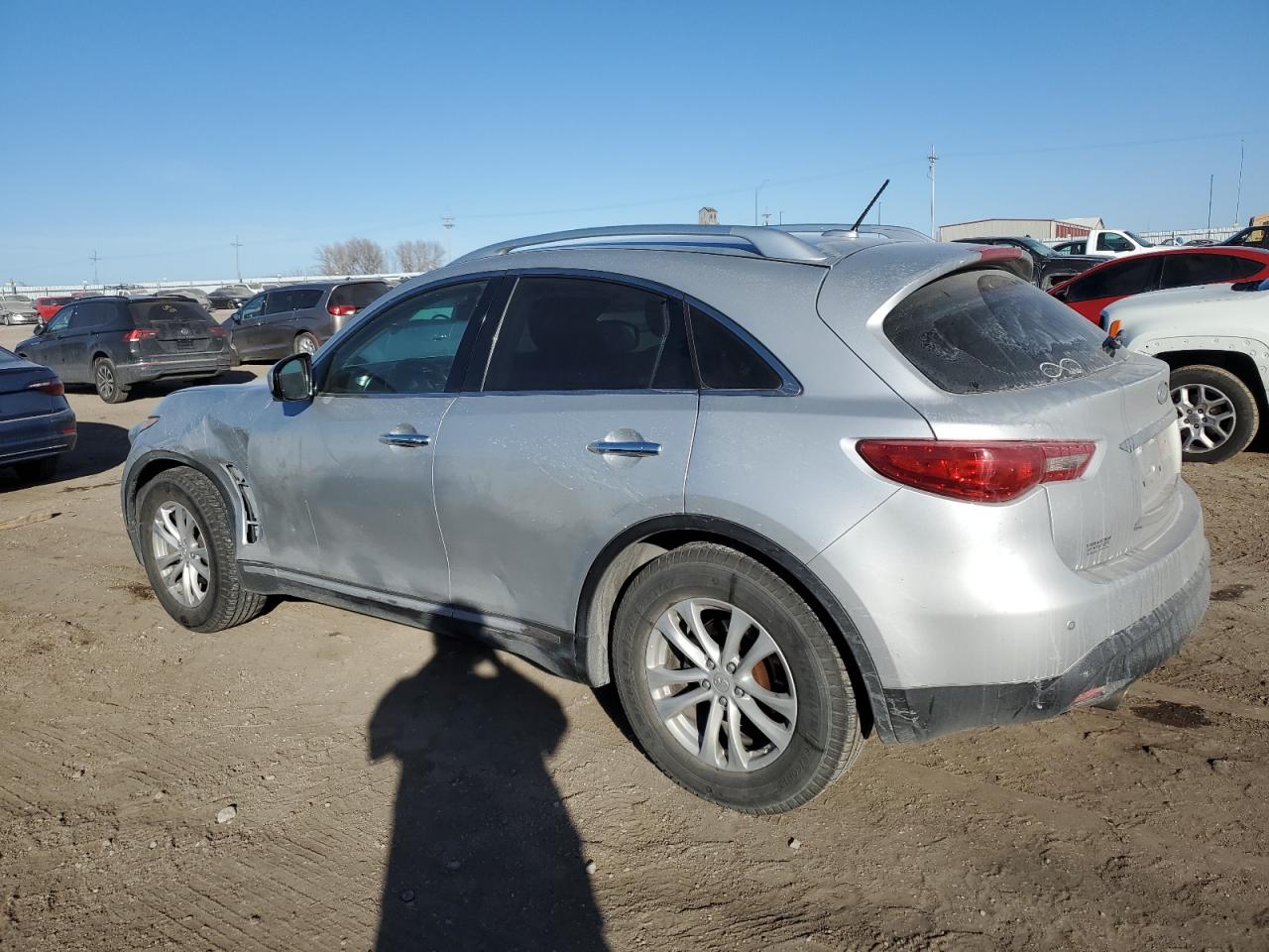 2015 Infiniti QX70 - Image 2