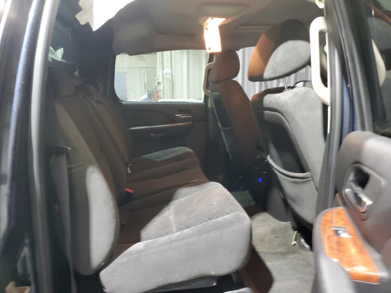 2008 Chevrolet Avalanche - Image 10