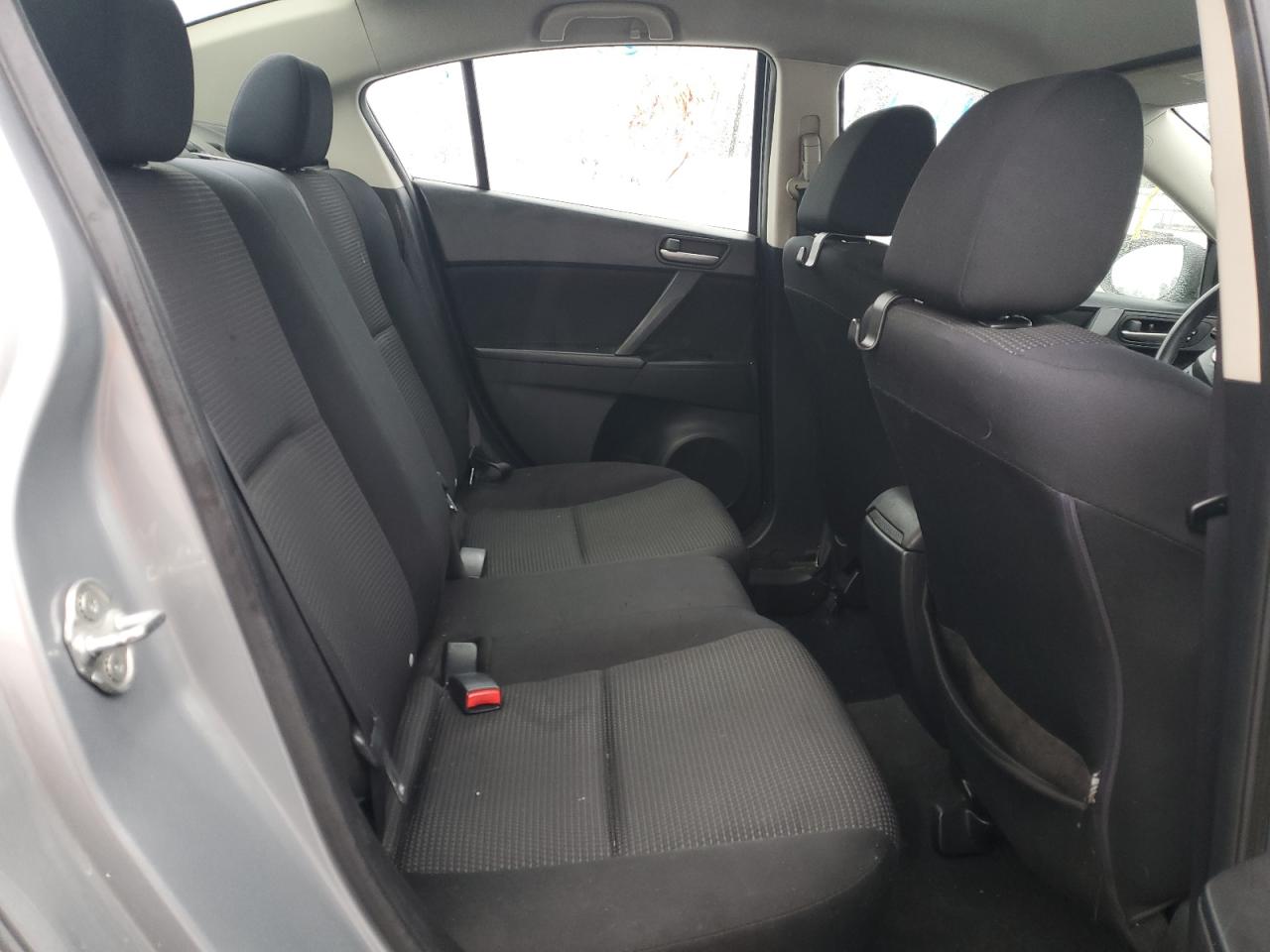 2013 Mazda 3 - Image 11