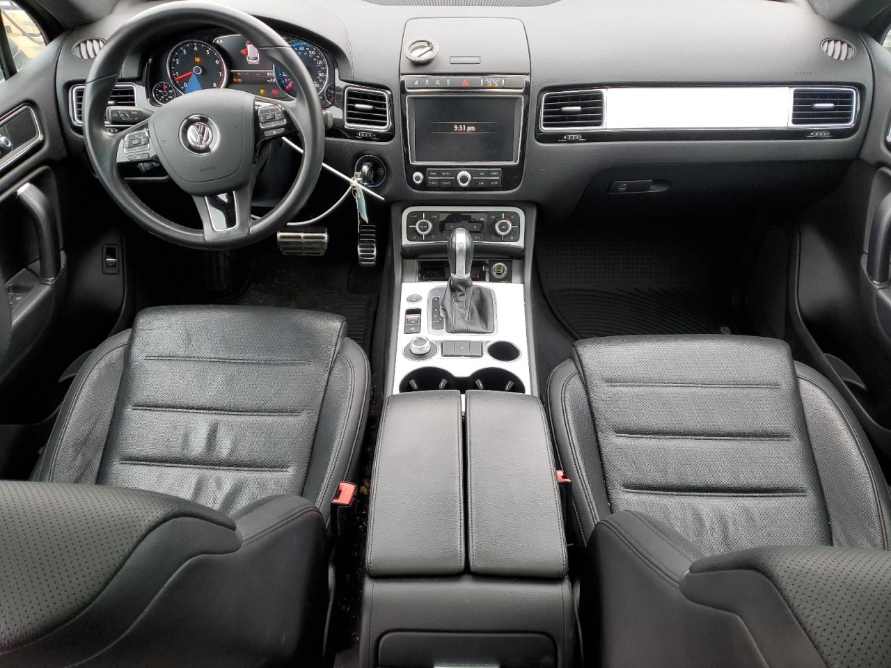 2017 Volkswagen Touareg - Image 8