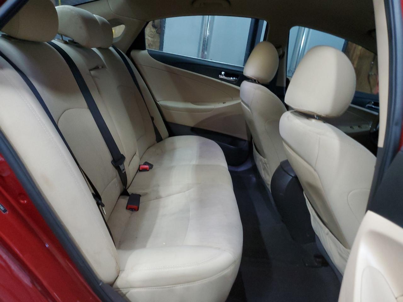 2014 Hyundai Sonata - Image 10