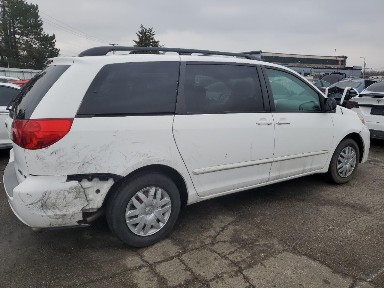 2007 Toyota Sienna - Image 3