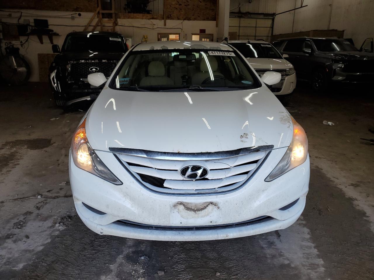 2012 Hyundai Sonata - Image 5