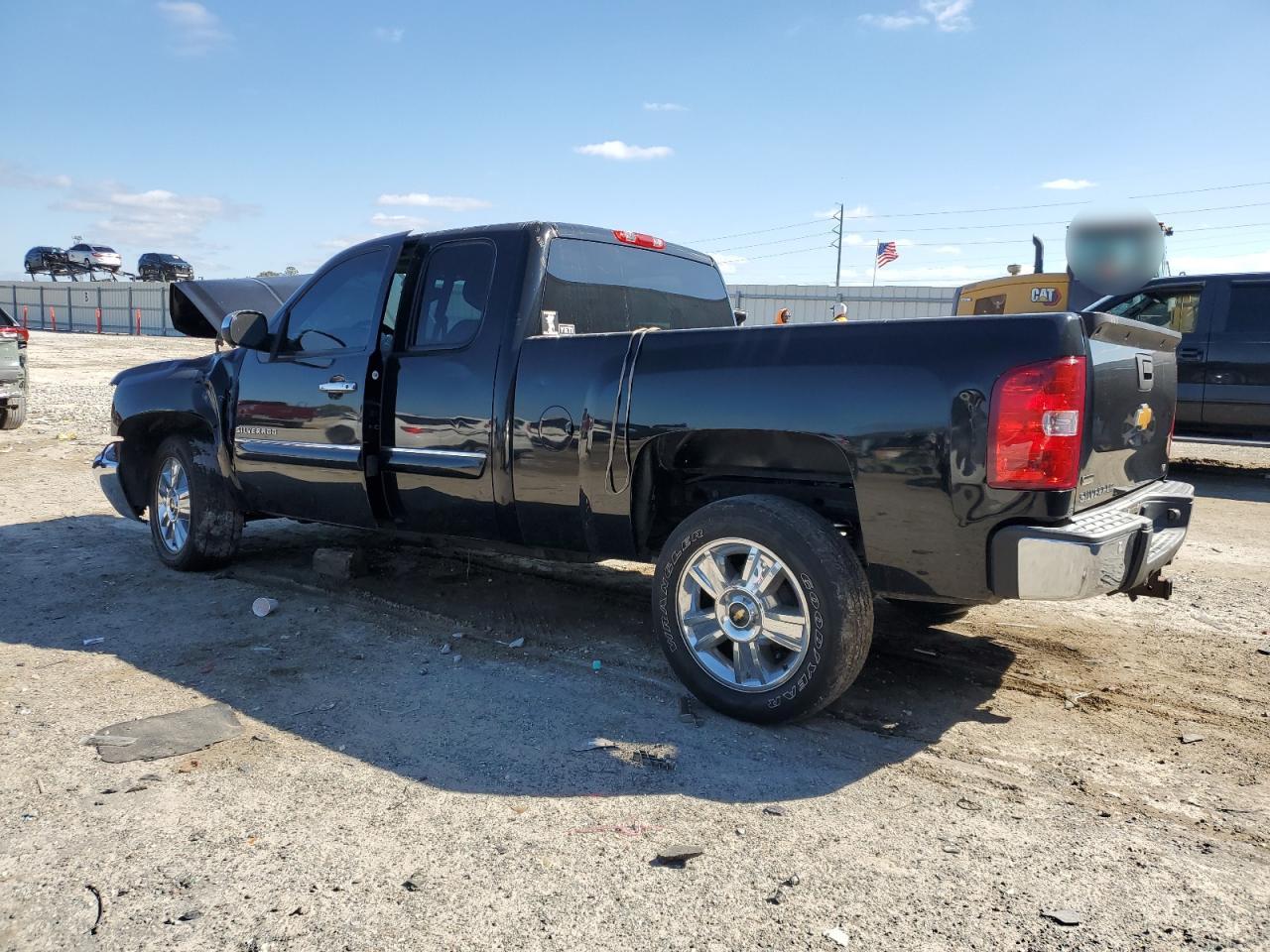 2012 Chevrolet Silverado - Image 2