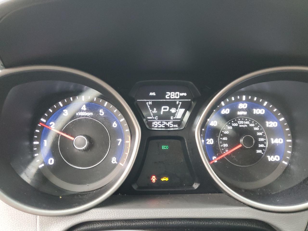 2016 Hyundai Elantra - Image 9