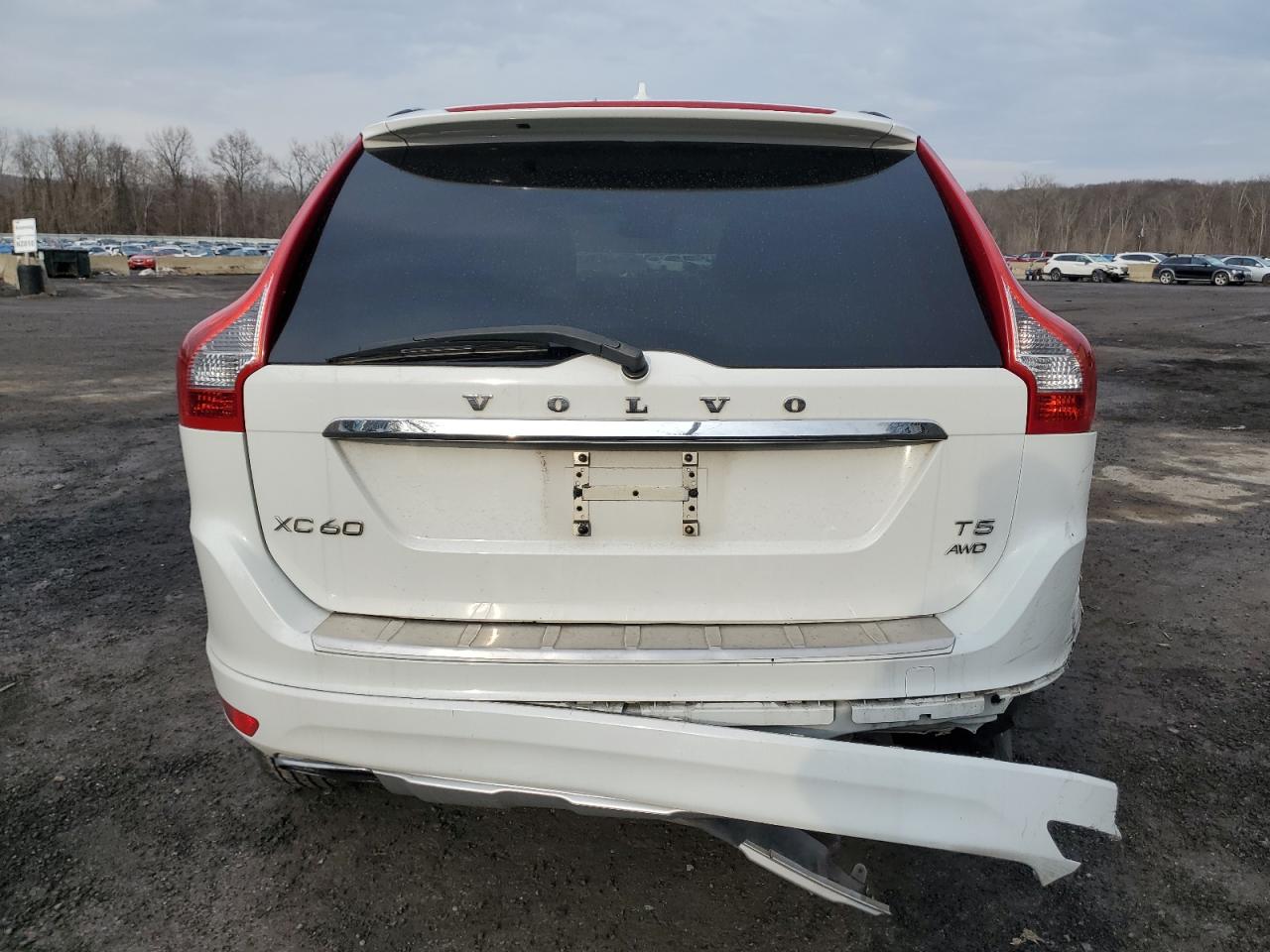 2015 Volvo XC60 - Image 6