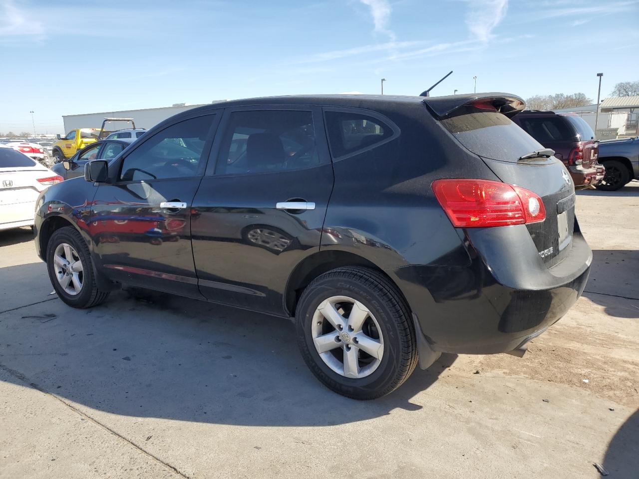 2010 Nissan Rogue - Image 2