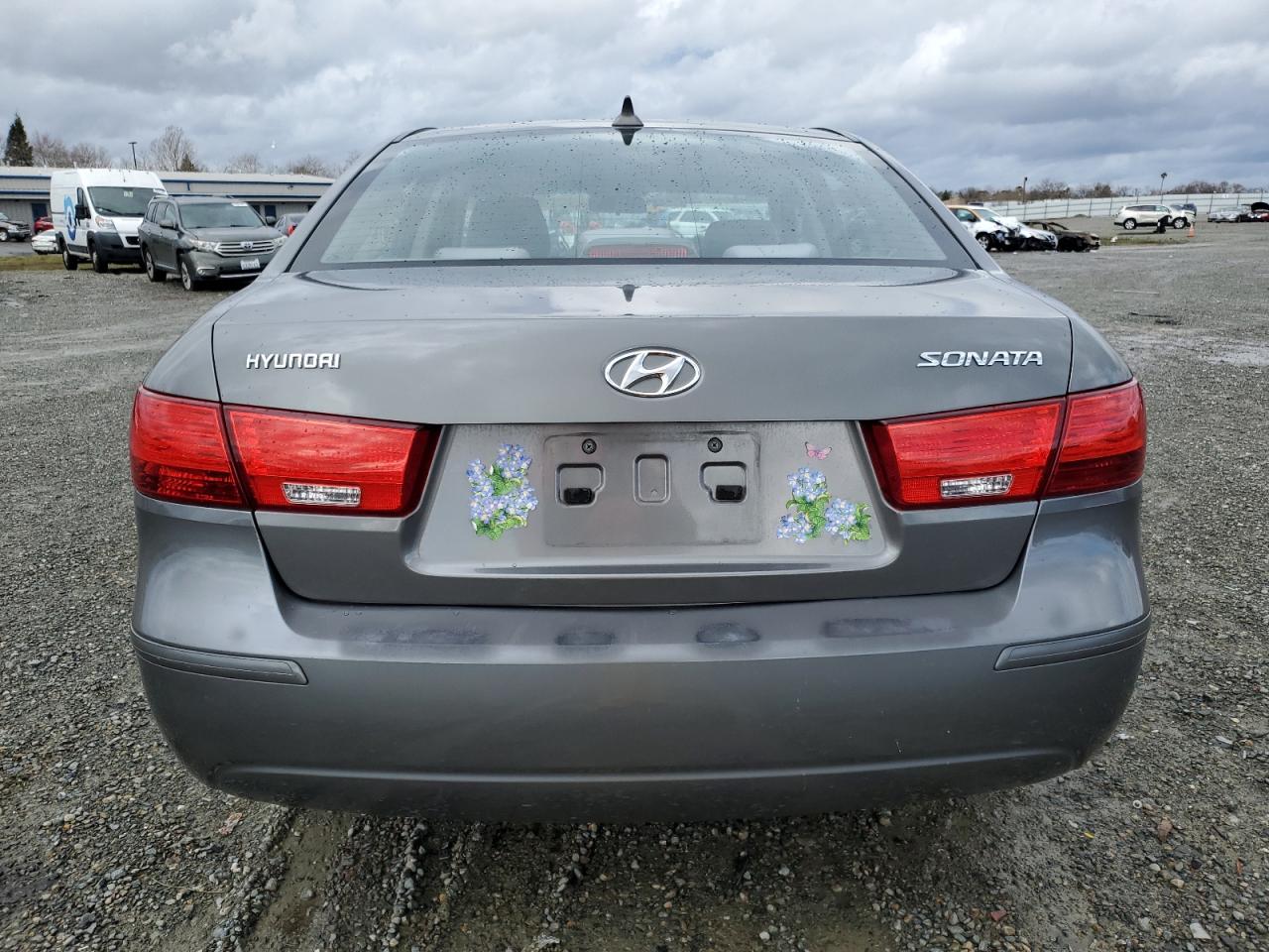 2010 Hyundai Sonata - Image 6