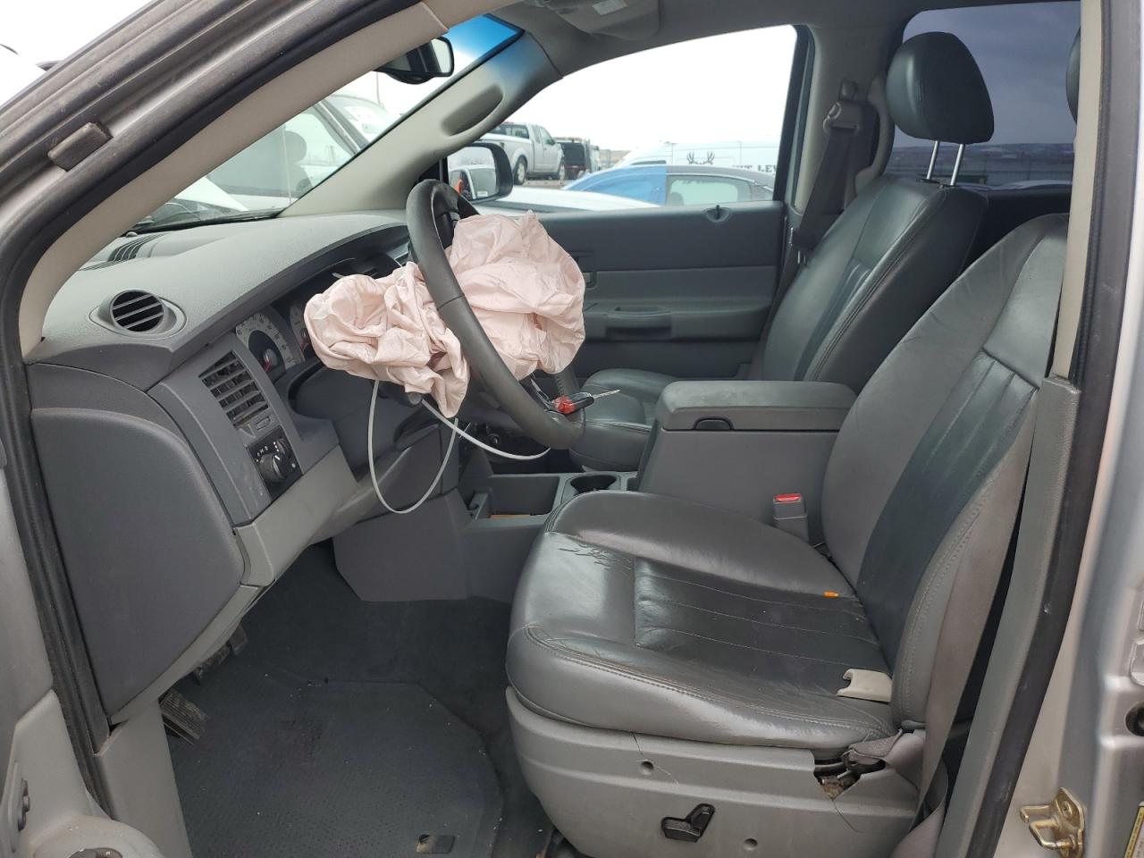 2005 Dodge Durango - Image 7