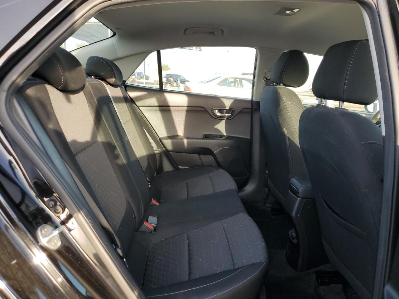 2019 Kia Rio - Image 10