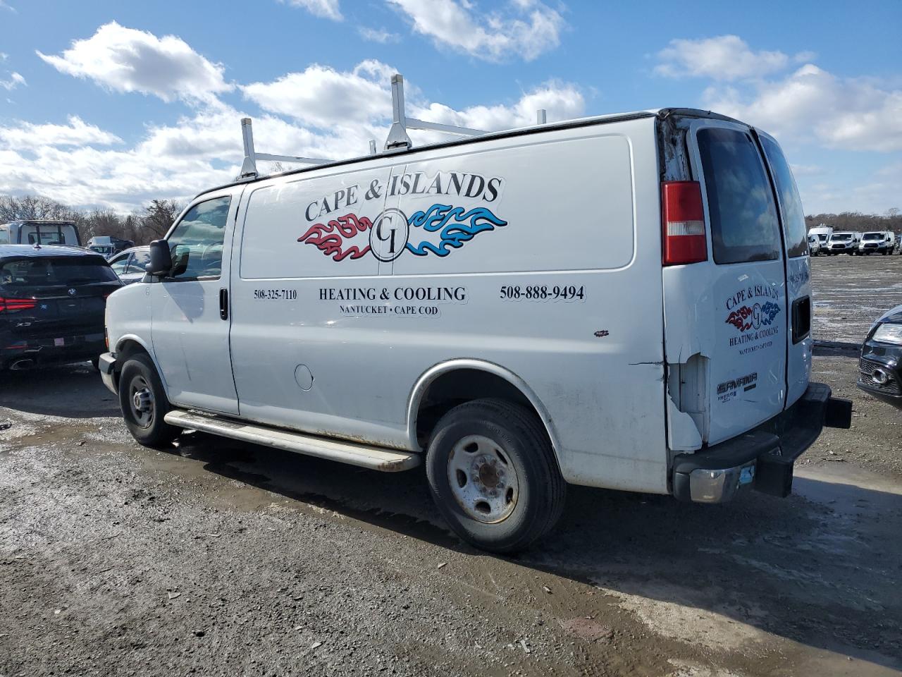 2014 GMC Savana - Image 2