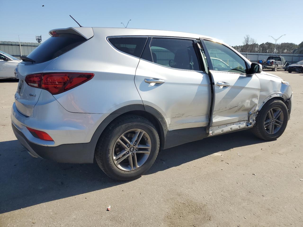2018 Hyundai Santa Fe - Image 3